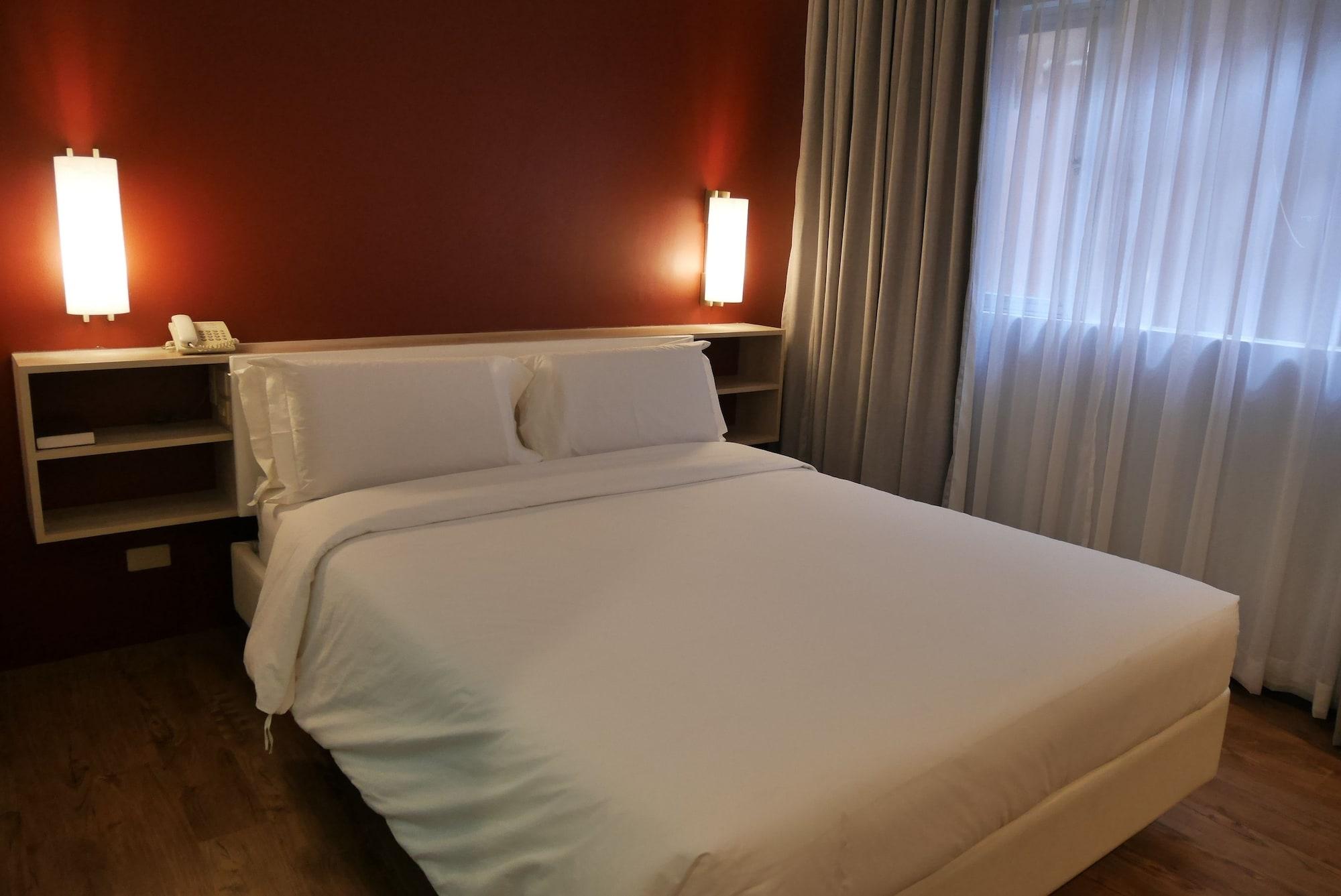 Circle Inn Hotel And Suites Bacolod Extérieur photo