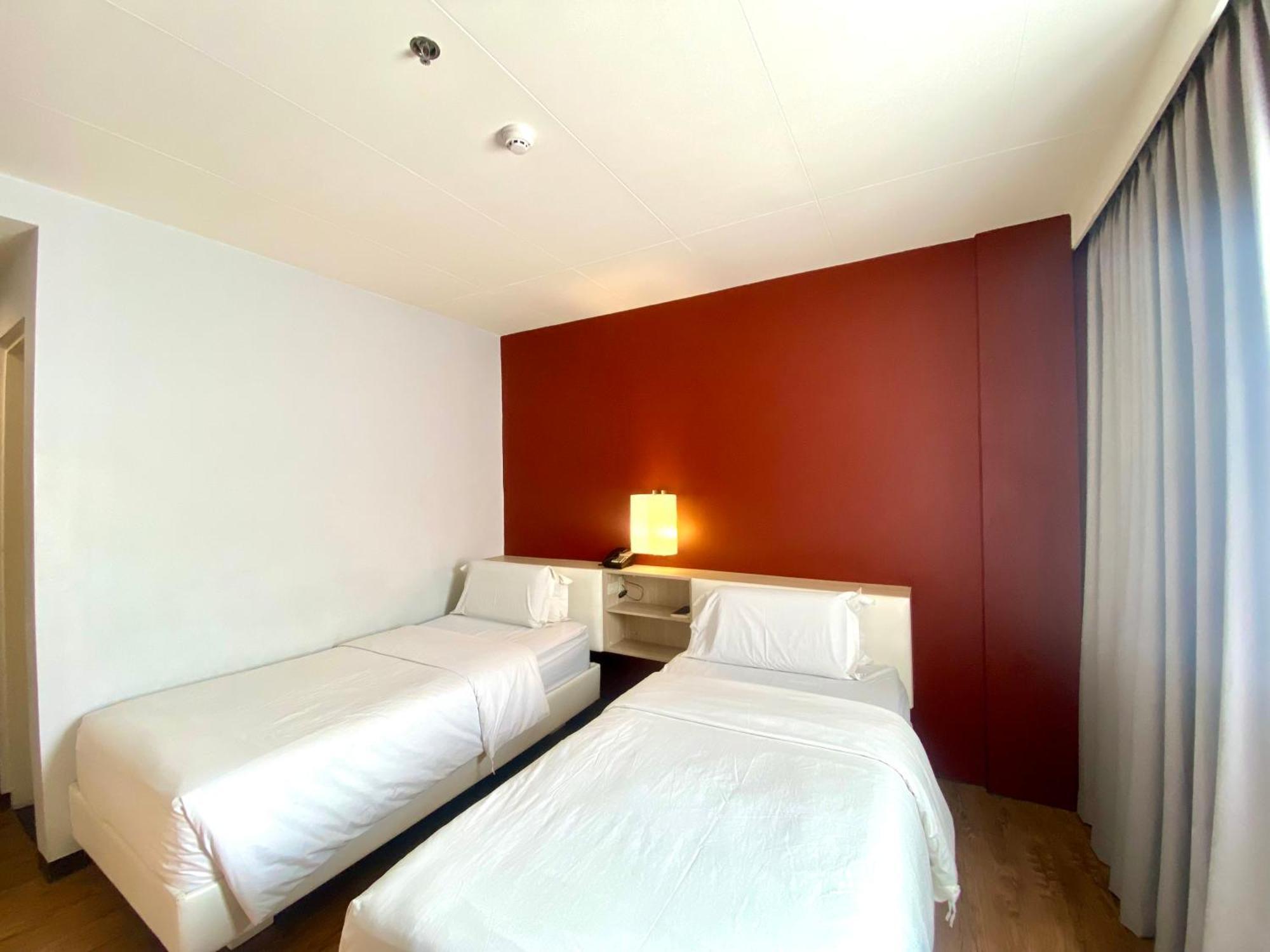 Circle Inn Hotel And Suites Bacolod Extérieur photo