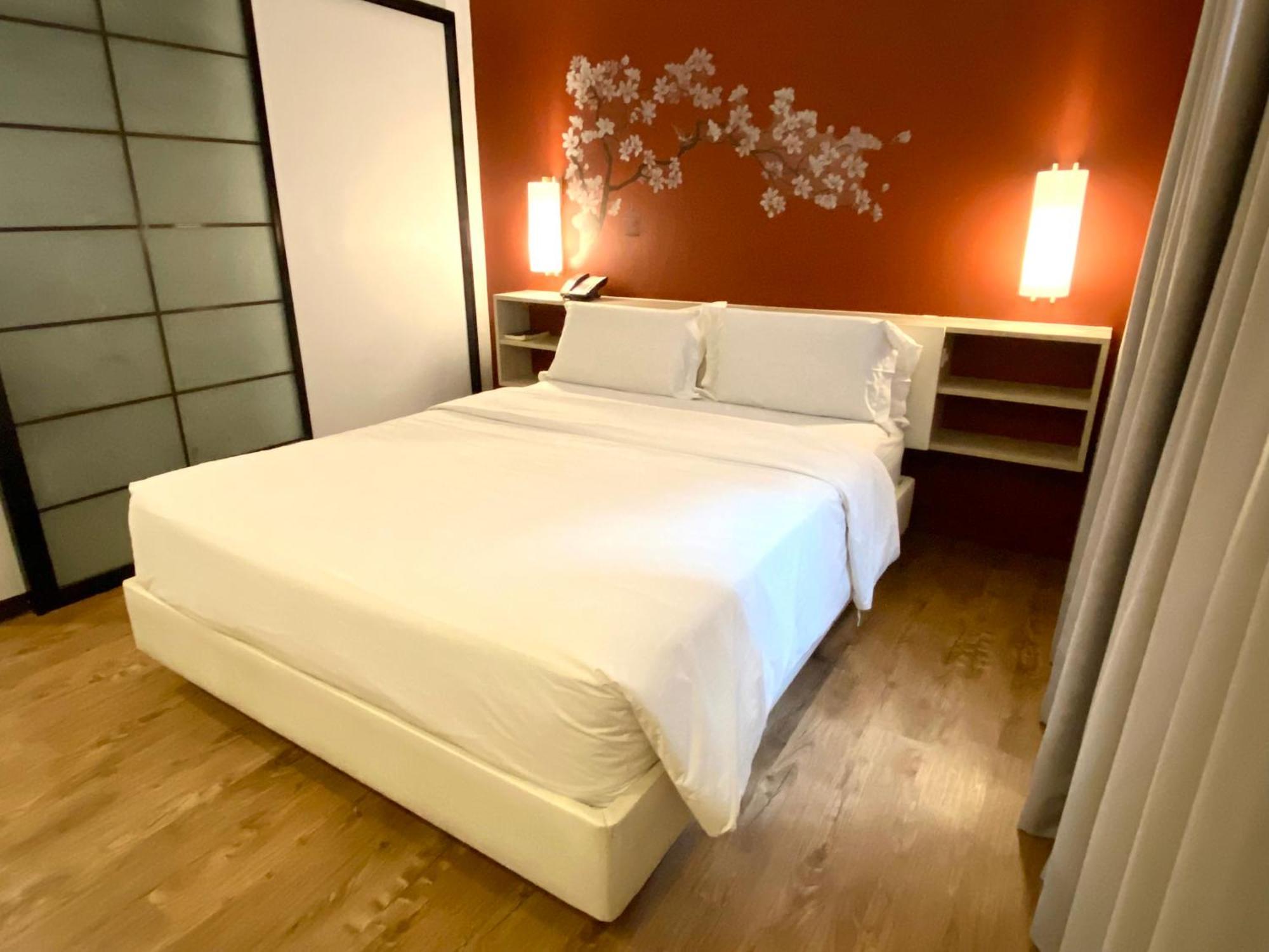 Circle Inn Hotel And Suites Bacolod Extérieur photo