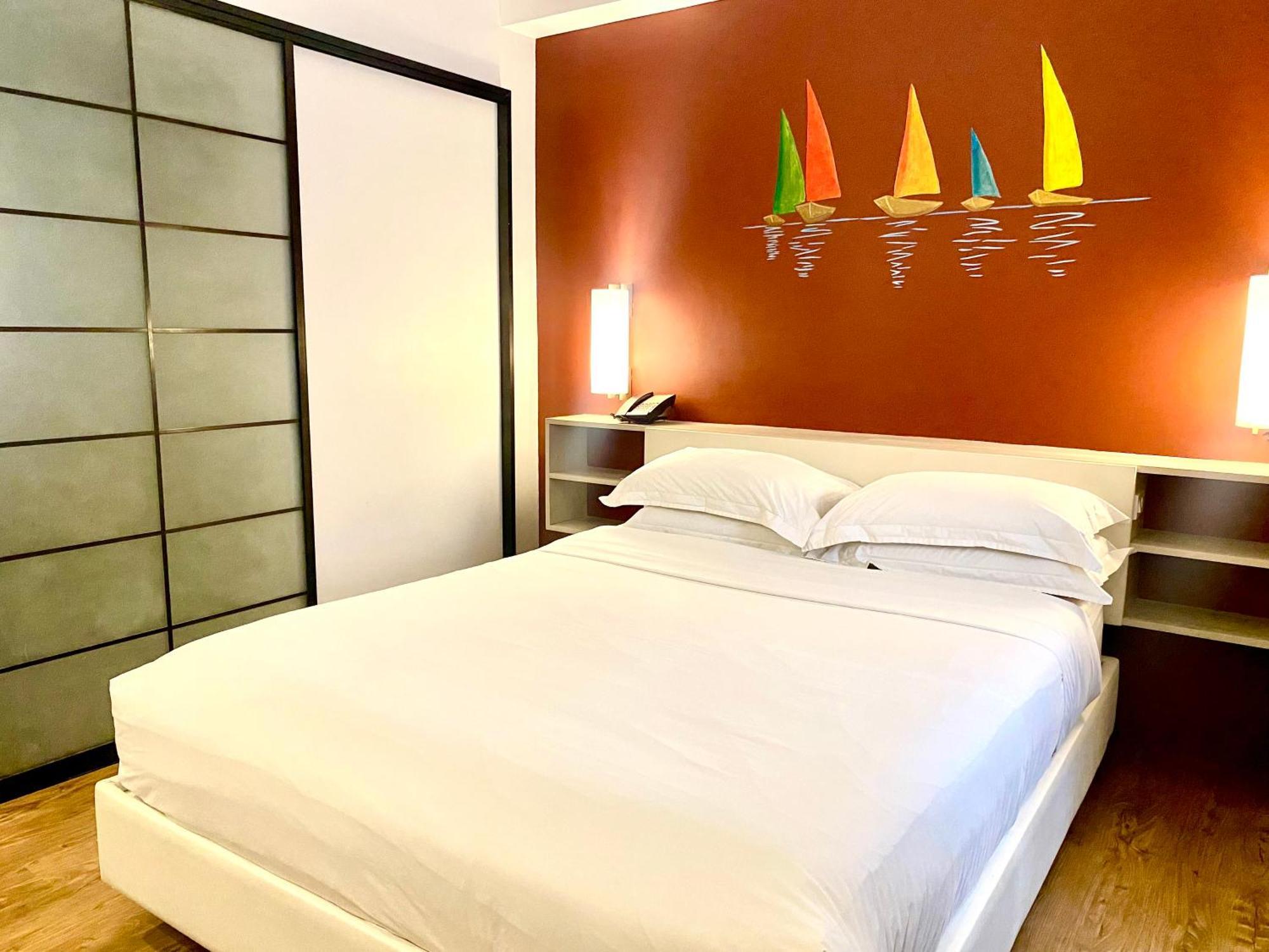 Circle Inn Hotel And Suites Bacolod Extérieur photo