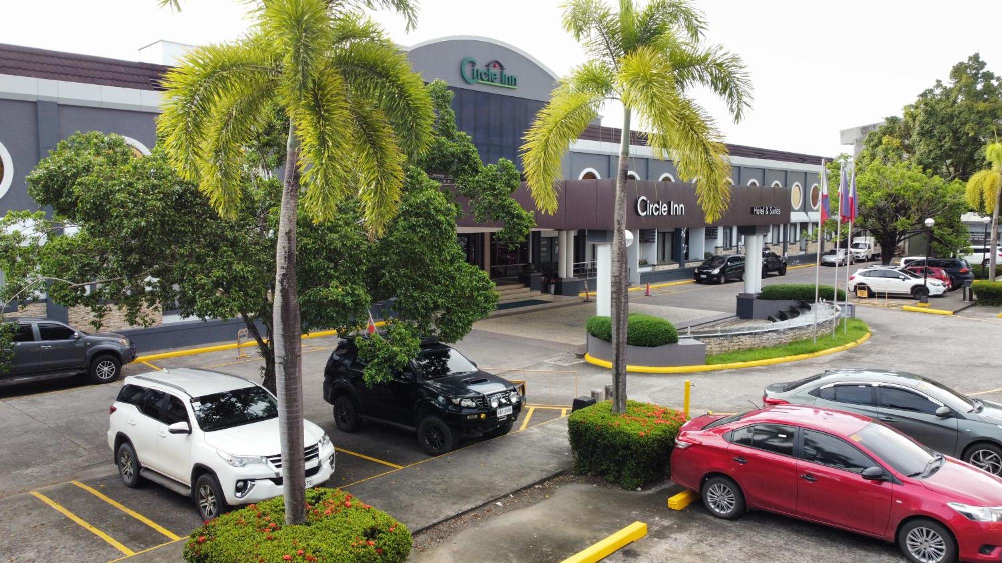 Circle Inn Hotel And Suites Bacolod Extérieur photo