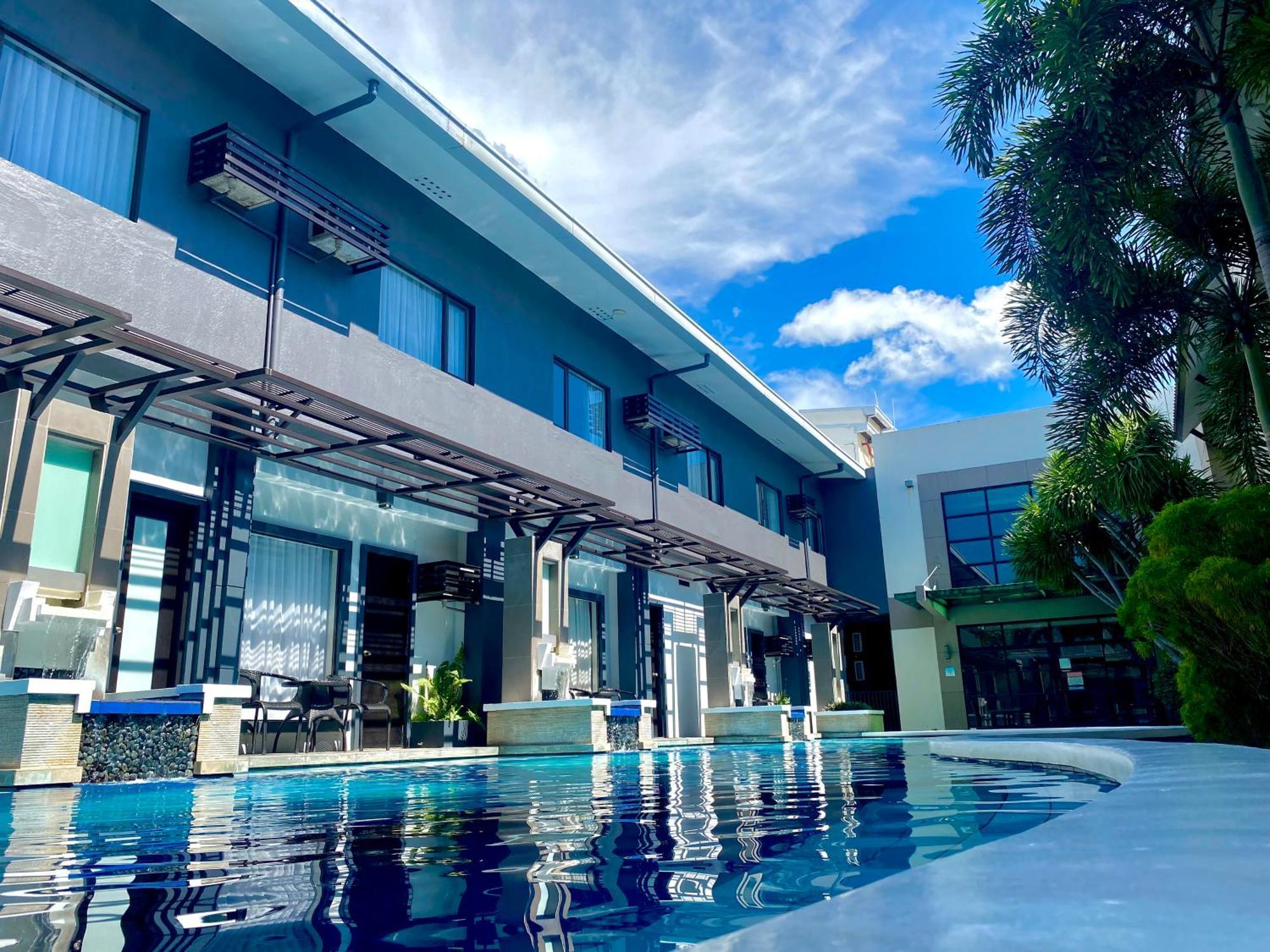 Circle Inn Hotel And Suites Bacolod Extérieur photo