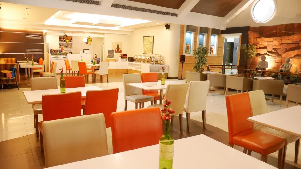 Circle Inn Hotel And Suites Bacolod Extérieur photo