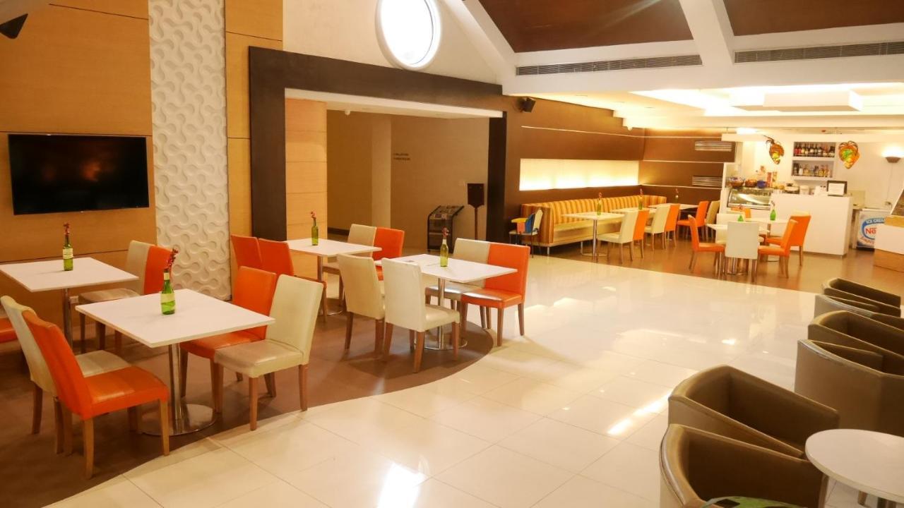 Circle Inn Hotel And Suites Bacolod Extérieur photo